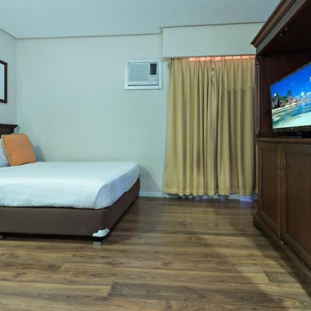 Court Meridian Hotel & Suites Olongapo Exterior foto