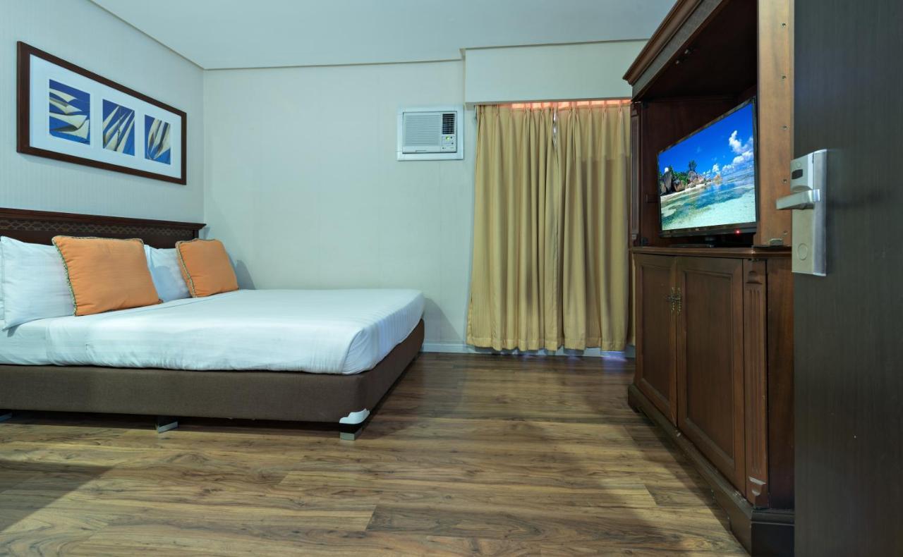 Court Meridian Hotel & Suites Olongapo Exterior foto