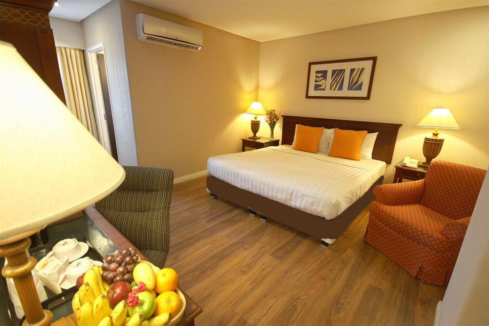 Court Meridian Hotel & Suites Olongapo Exterior foto