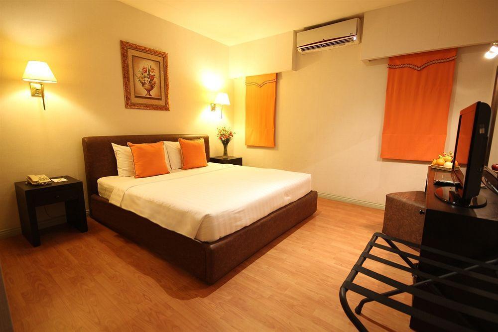 Court Meridian Hotel & Suites Olongapo Exterior foto