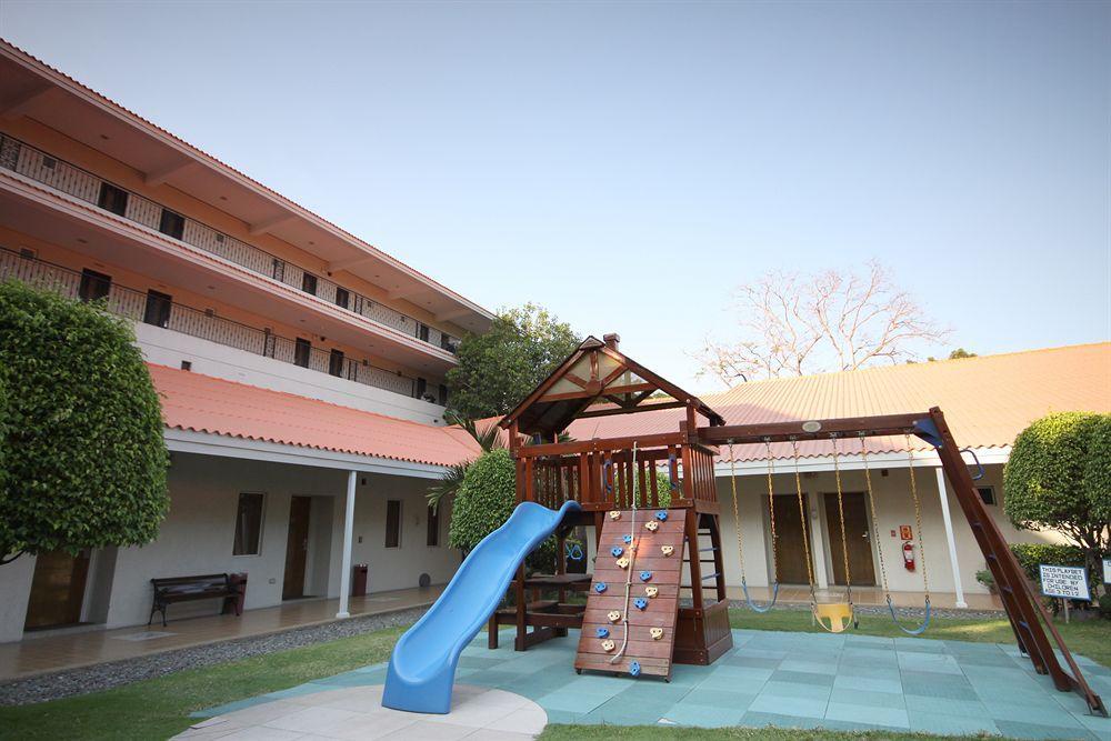 Court Meridian Hotel & Suites Olongapo Exterior foto
