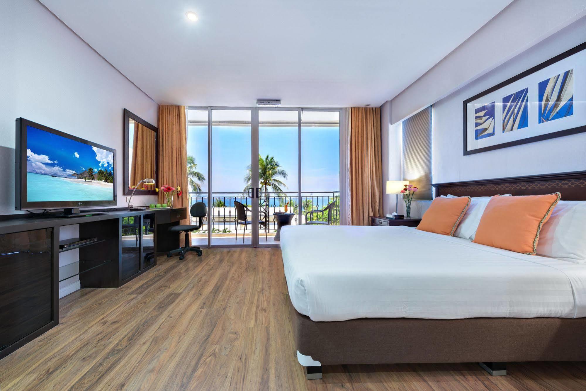 Court Meridian Hotel & Suites Olongapo Exterior foto