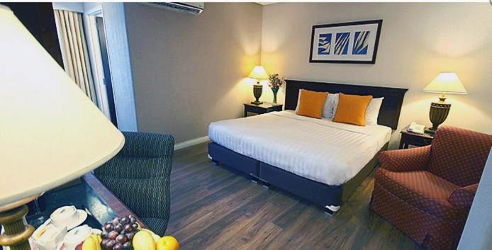 Court Meridian Hotel & Suites Olongapo Exterior foto