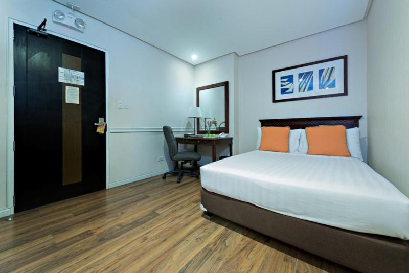 Court Meridian Hotel & Suites Olongapo Exterior foto